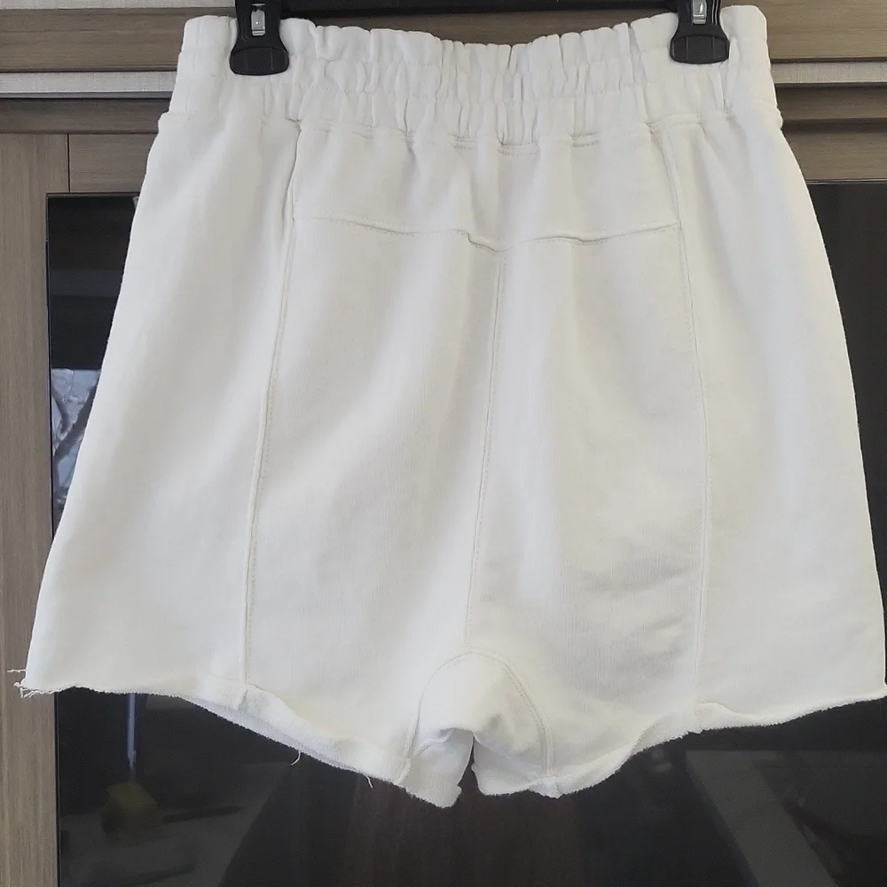 WILL BE GONE SOON) NWOT) "All Stars Solid Shorts In White - Picture 10 of 16